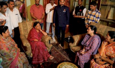 vasundhara raje reached bikaner paid tribute to former rajmata sushila kumari