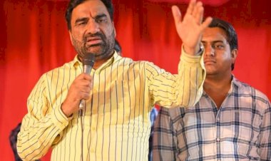 nagaur mp hanuman beniwal support wrestlers sitting together on dharna at jantar mantar in delhi