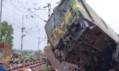 two goods trains collide at onda railway station in bankura west bengal