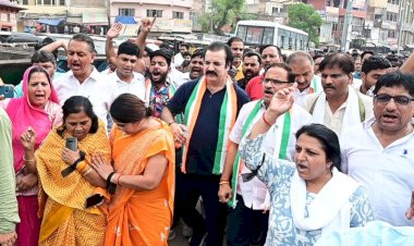 rajasthan congress leaders tied black bands and protest for rahul gandhi in jaipur