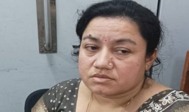 acto caught taking bribe of rs 6.10 lakh in jaipur