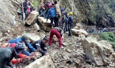 landslide in gaurikund kedarnath 3 killed 17 missing with rajasthan resident
