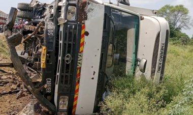 mini bus fulled of devotees overturned in dausa 2 killed many injured