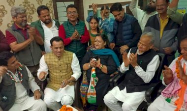 aap candidate pappu qureshi merged with congress after meet ashok gehlot