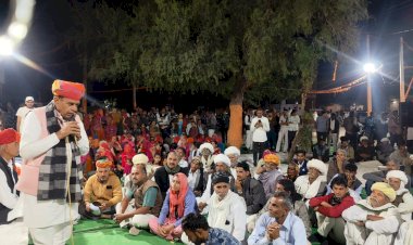 law and justice minister participated in the night chaupal organized in gram panchayat sir