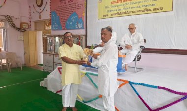 principal charan of adarsh vidya mandir raniwada honored
