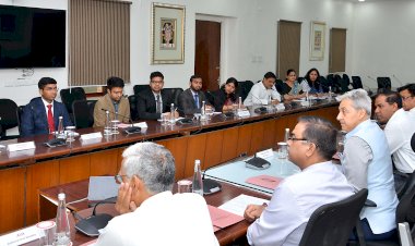 chief secretary interacted with trainee officers of indian administrative service