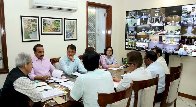 all divisional commissioners and district collectors should dispose of pending cases on priority   chief secretary