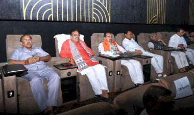 chief minister watched the film swatantrya veer savarkar