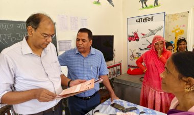 mahendra soni inspected ramnagaria anganwadi center