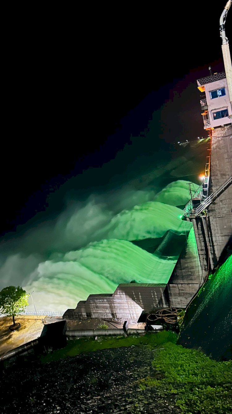 mahi dam covered in tricolor becomes center of attraction