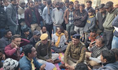 otraam dewasi busy in cutting the ribbon