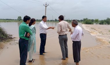 jaipur collector jitendra soni inspected the rain affected areas